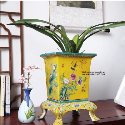 Chậu trồng cây bằng sứ hoạ tiết tứ quý - Một sản phẩm gốm sứ cao cấp